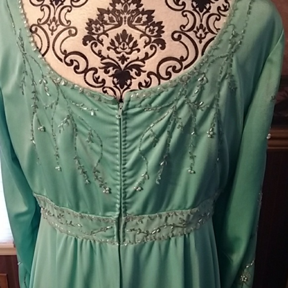 Dress - Picture 5 of 7